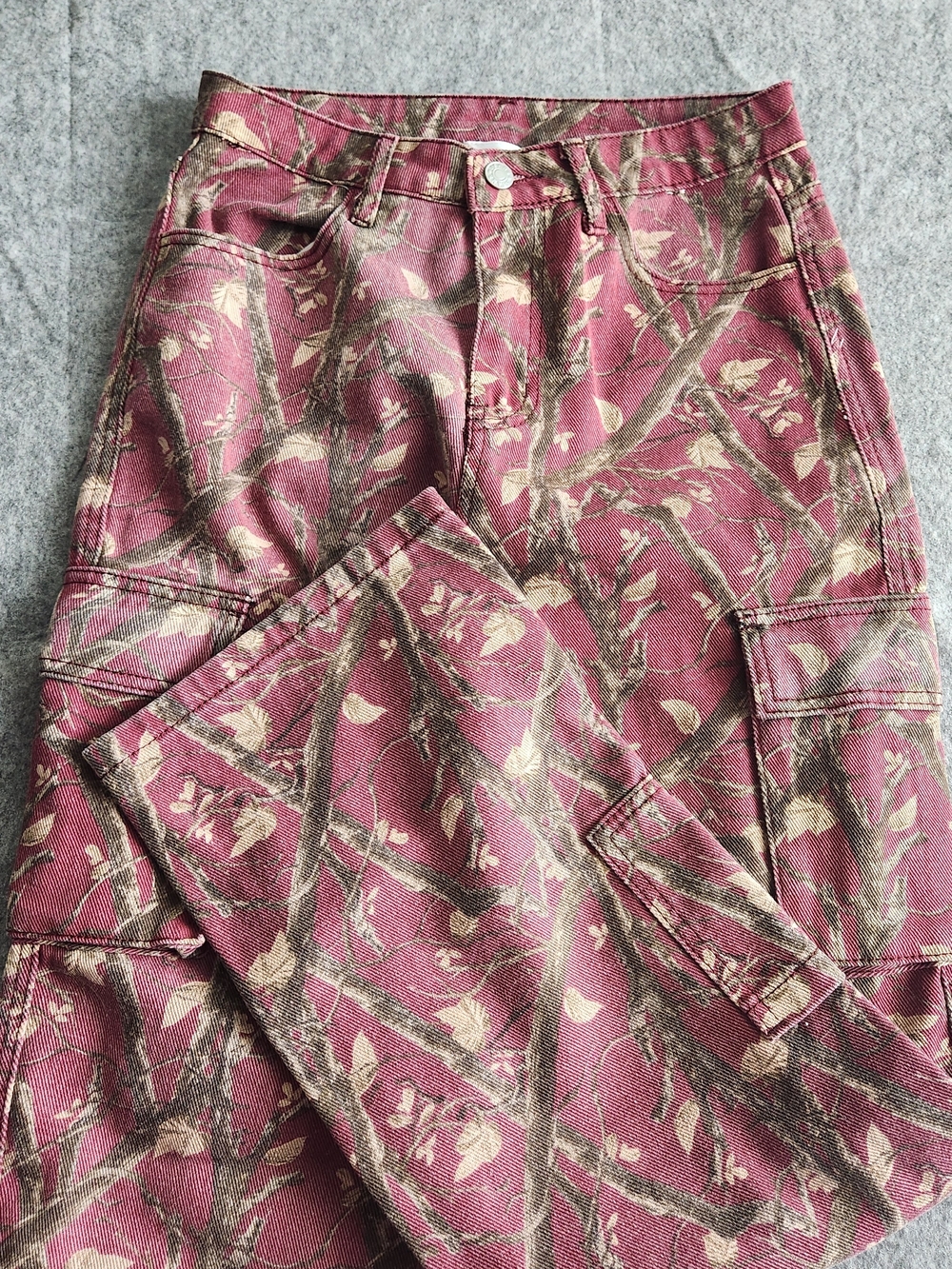 Riley & James Tree Camo Cargo Jeans Denim Women's L Red Baggy Y2K Hip Hop Indie